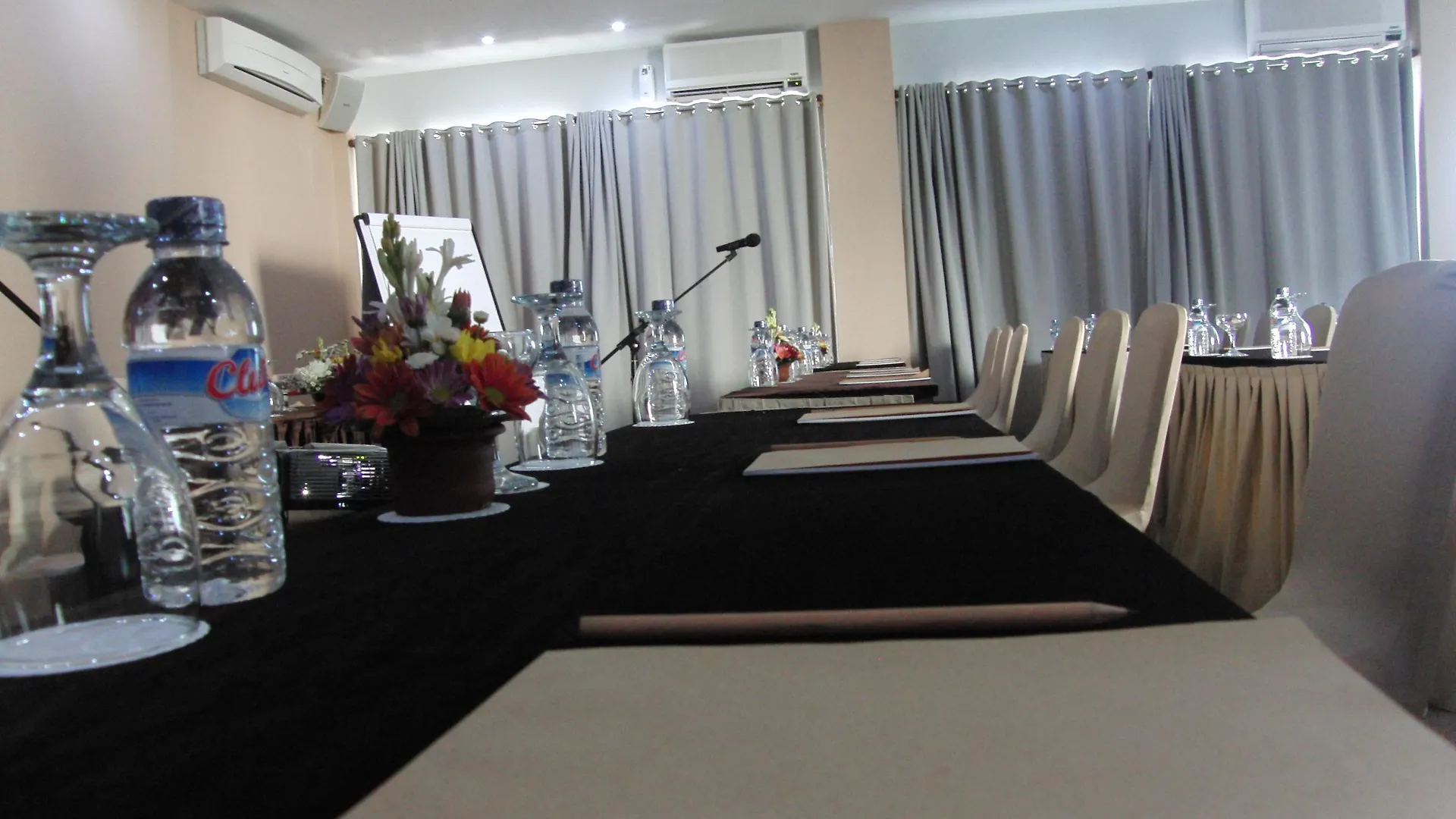 Umalas Hotel & Residence Seminyak Aparthotel